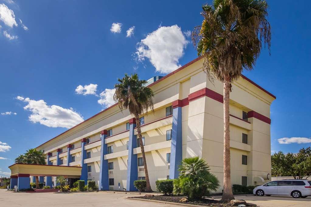 Rodeway Inn Houston North Greenspoint ภายนอก รูปภาพ